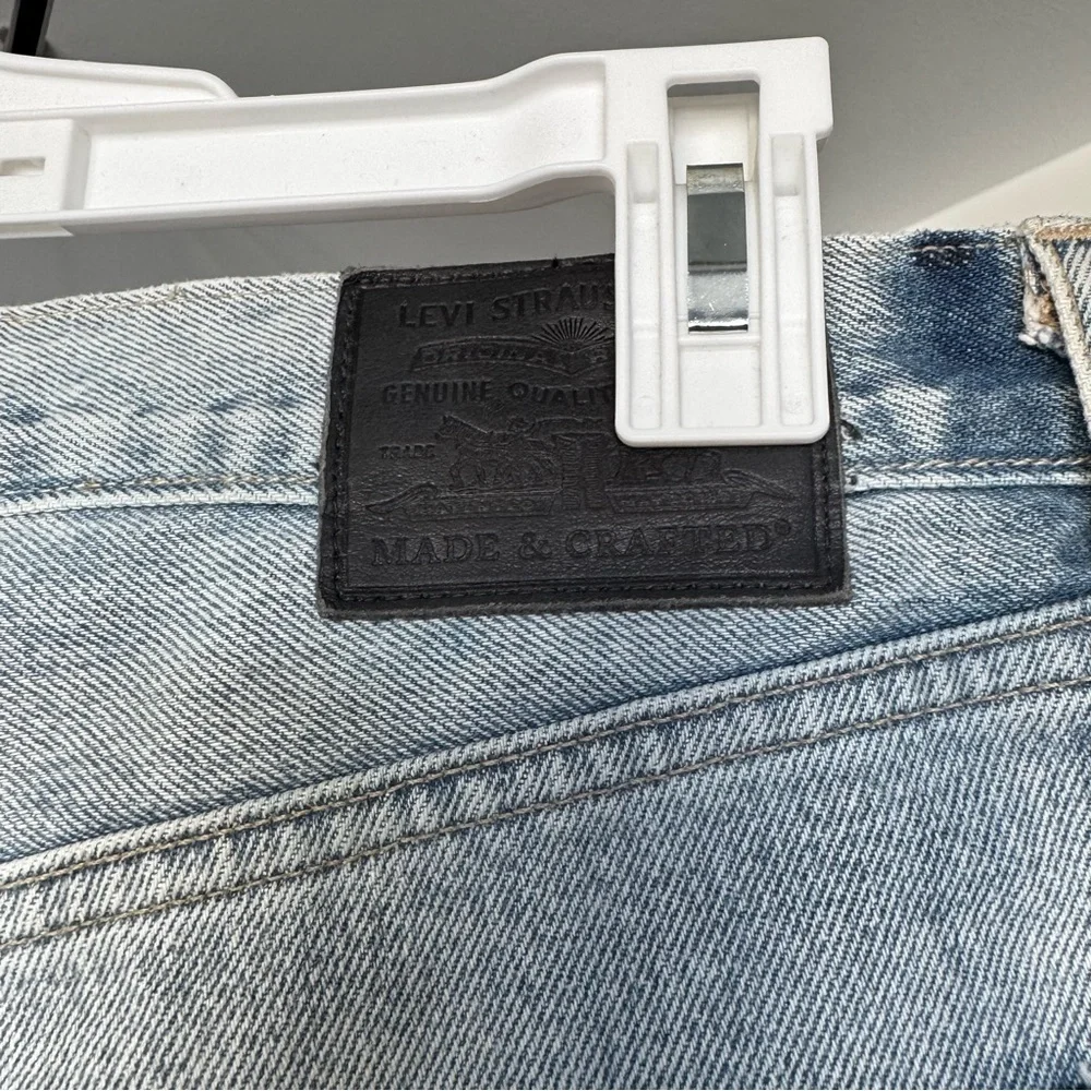 Levi's Premium Barrel Crop Jeans Light Wash 29 - Picture 9 of 16